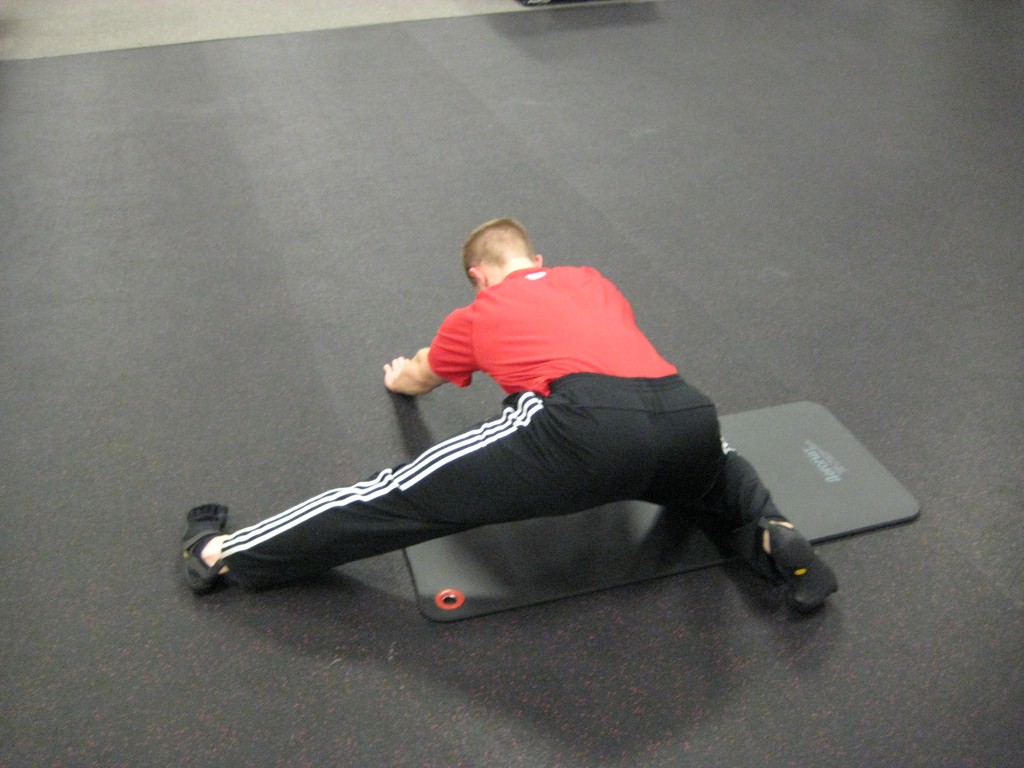 Hockey Training-Lateral Kneeling Quadruped Rock (Backward)